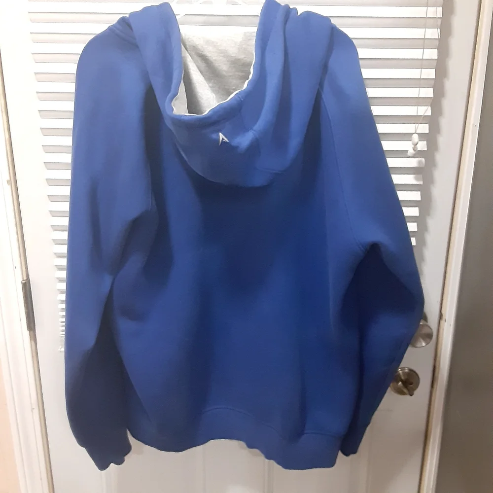 Antigua chicago cubs Hoodie. Size Large. Blue color